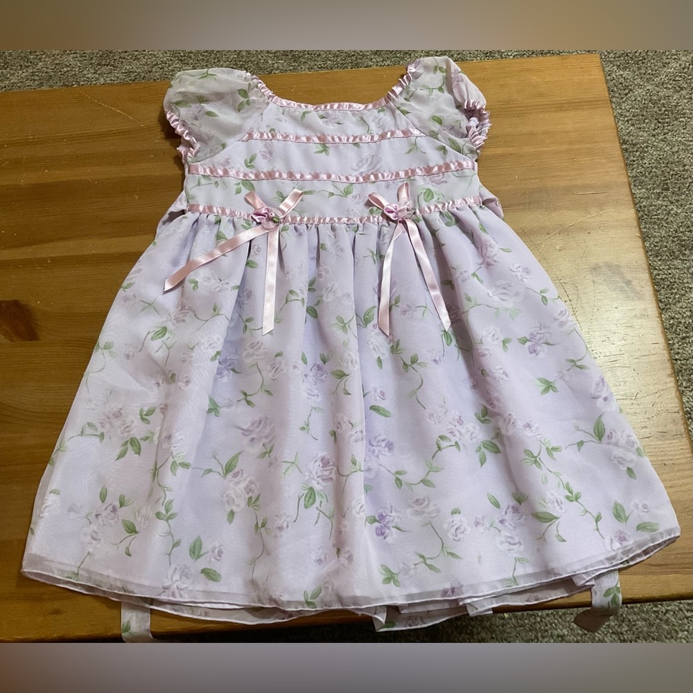 Youngland: light purple rose floral vintage young girl fancy dress up dress.